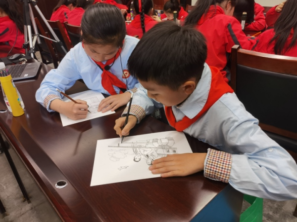 九龍坡區(qū)“紅巖思政課”主題活動(dòng)走進(jìn)銅罐驛鎮(zhèn)。冉冉攝