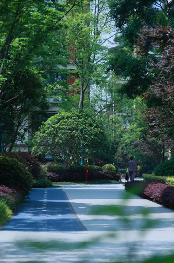 招商社區(qū)春日美景。招商積余重慶公司供圖