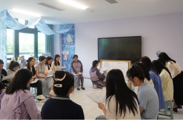 參研教師分組研討。主辦方供圖