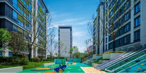 朗詩(shī)熙樾府實(shí)體示范區(qū)。朗詩(shī)地產(chǎn)供圖