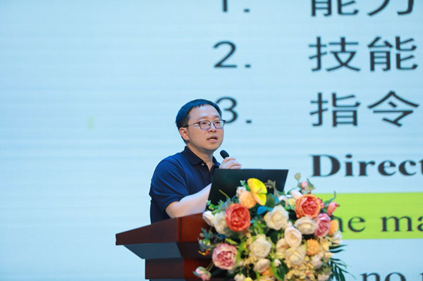 上海市嘉定區(qū)教育學(xué)院副院長(zhǎng)秦惠康作專題講座。主辦方供圖