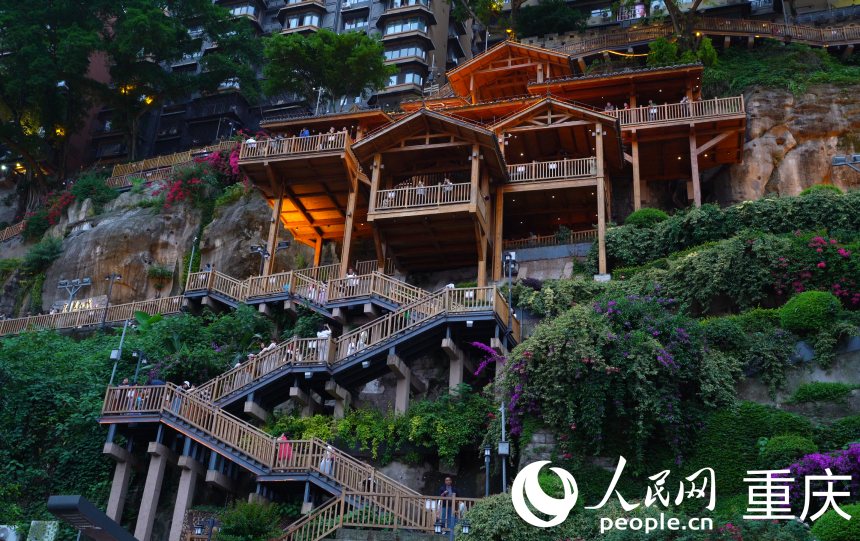 戴家巷崖壁步道。人民網(wǎng)記者 劉祎攝