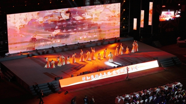 節(jié)目匯演。重慶工貿(mào)職業(yè)技術(shù)學(xué)院供圖