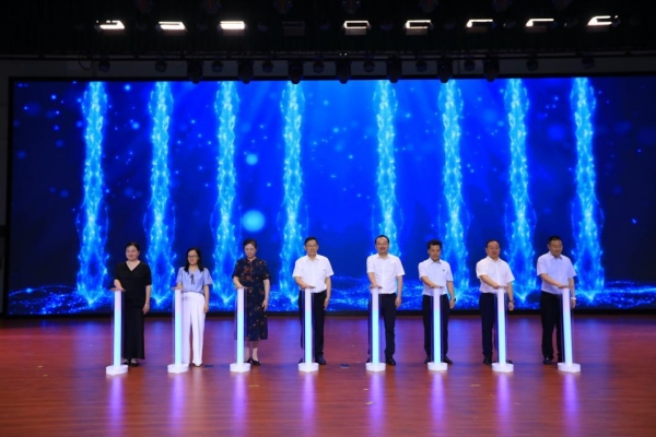 “三四一”思維課堂模式發(fā)布。校方供圖