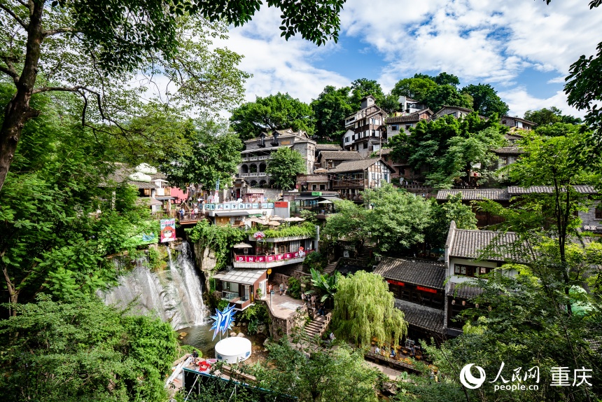 依山而建的下浩里老街。人民網(wǎng)記者 許崢攝