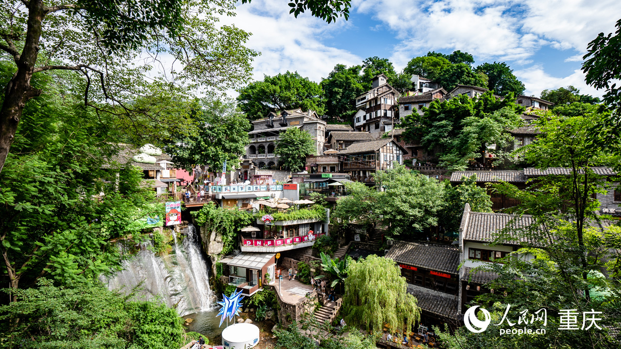 依山而建的下浩里老街。人民網(wǎng)記者 許崢攝