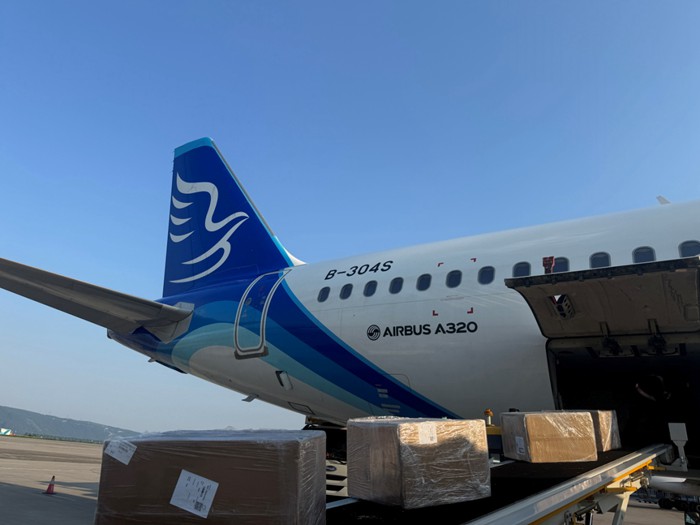 搭載貨物的華夏航空航班。華夏航空供圖