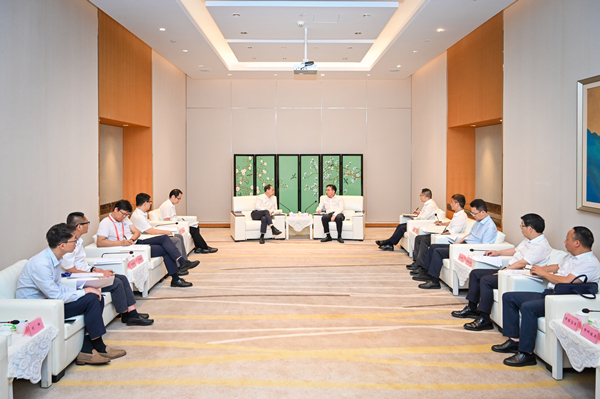 重慶大學與四川省南充市政府舉行校地合作座談會。陳林攝