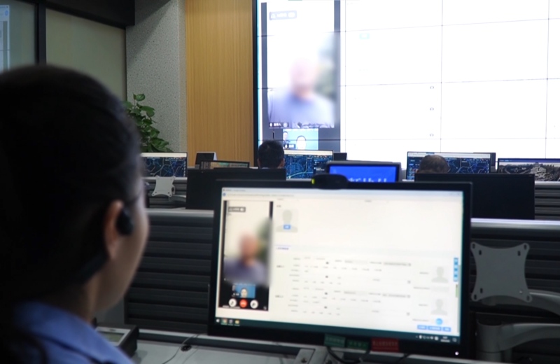 接警員線上處理交通事故。重慶交巡警總隊(duì)供圖