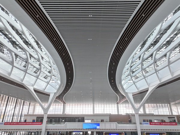管簾式雙曲天花吊頂。中鐵建工集團(tuán)供圖