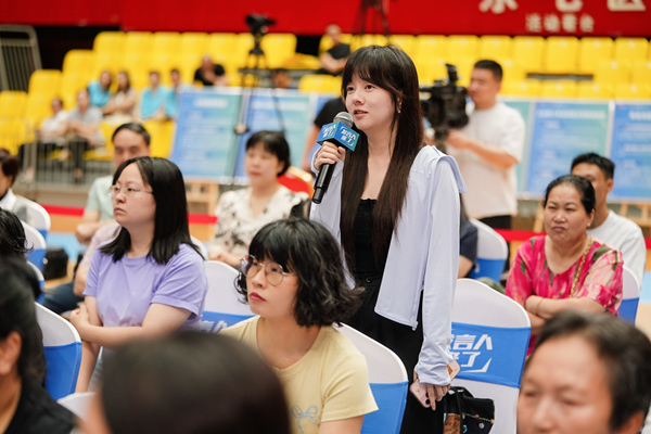 在提問環(huán)節(jié)，市民踴躍參與，“發(fā)言人”現(xiàn)場進(jìn)行解答。主辦方供圖