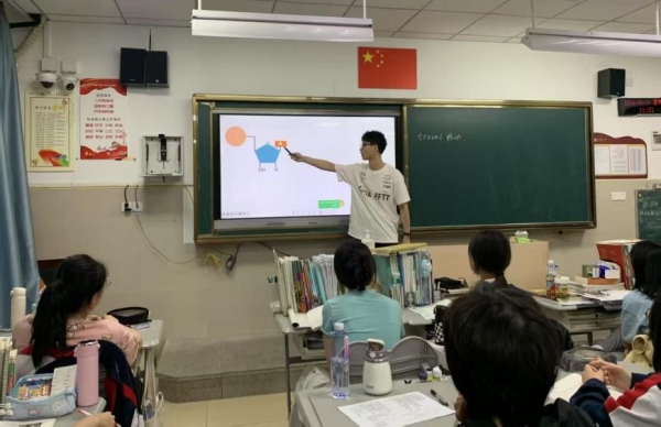 學(xué)生課堂教學(xué)實(shí)踐。重慶大學(xué)供圖