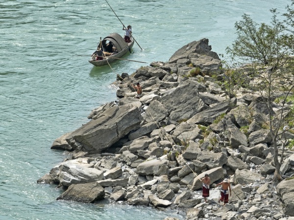 烏江流域的纖夫。彭水縣融媒體中心供圖