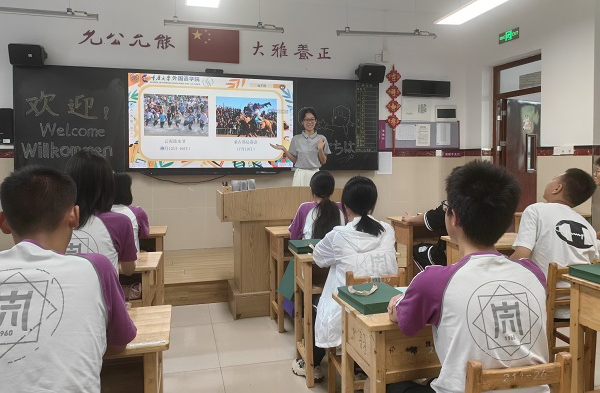 兩校共同開啟暑期“紅巖思政”大課堂。重慶大學(xué)供圖