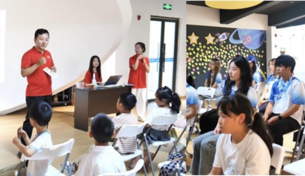 “科技自強課”現(xiàn)場。重慶師范大學供圖