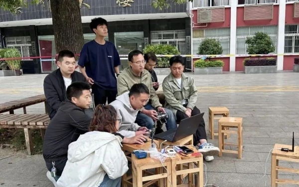 無人機(jī)培訓(xùn)實(shí)操。武隆區(qū)職教中心供圖