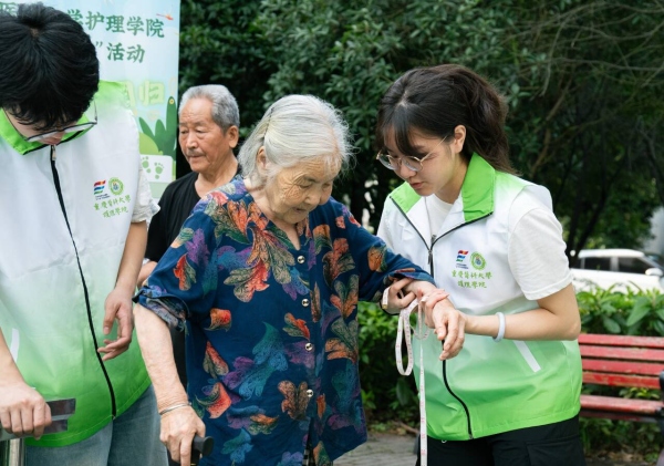 愛心義診活動(dòng)。甘世杰攝