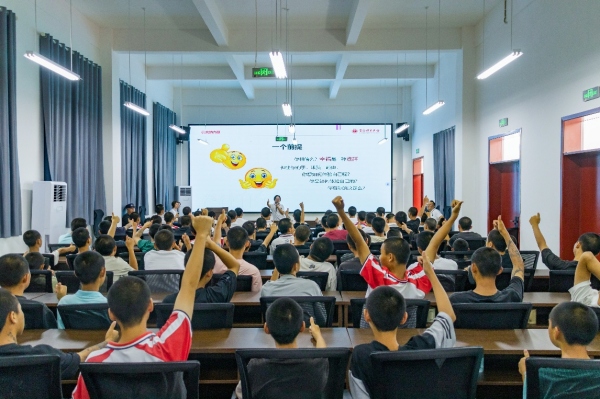 講座現(xiàn)場。重慶理工大學供圖