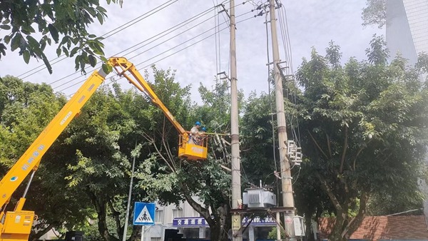 不停電作業(yè)。國網(wǎng)重慶永川供電公司供圖