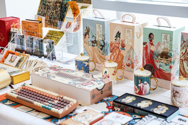 文創(chuàng)產(chǎn)品。重慶來福士供圖