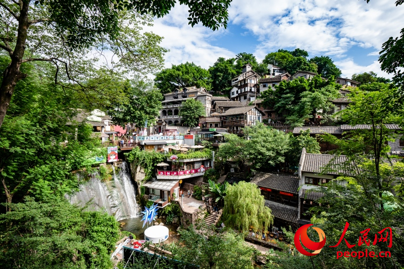 依山而建的下浩里老街。人民網(wǎng)記者 許崢攝