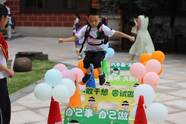 創(chuàng)意破冰活動。金科小學供圖