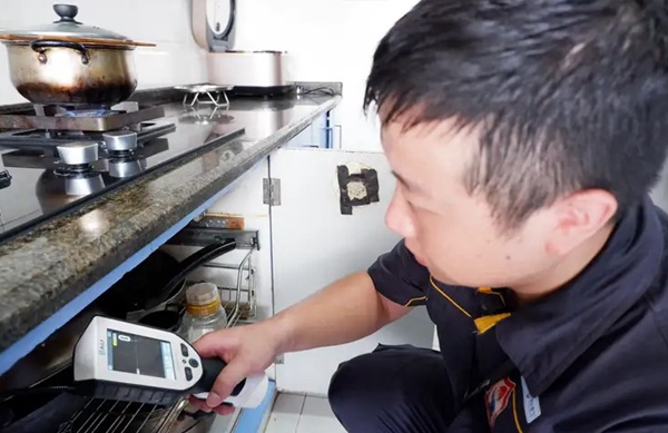 入戶開展燃氣安全檢查。重慶燃氣集團供圖