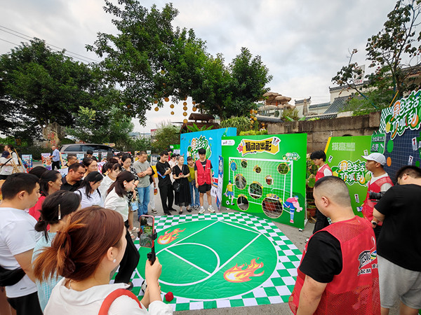 活動(dòng)為市民帶來了一系列充滿運(yùn)動(dòng)樂趣的互動(dòng)挑戰(zhàn)環(huán)節(jié)。重慶體彩供圖