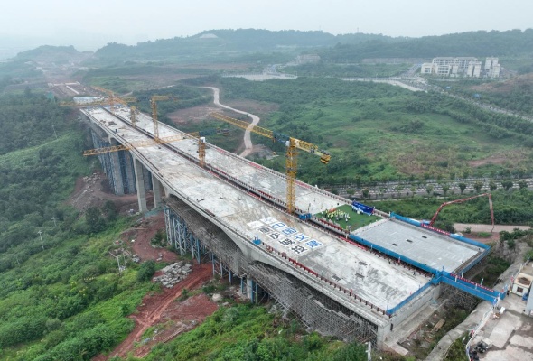 椿萱大道3號橋。重慶設(shè)計集團(tuán)有限公司市政設(shè)計研究院供圖