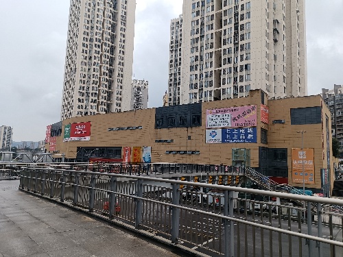 新德銘居商業(yè)裙樓。重慶科學(xué)城高新產(chǎn)業(yè)發(fā)展有限公司供圖