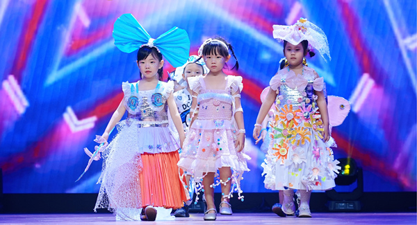 創(chuàng)意服裝走秀。主辦方供圖