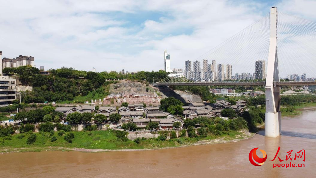 航拍常德市桃花源古鎮(zhèn)四合院。人民網(wǎng)記者 游天燚攝