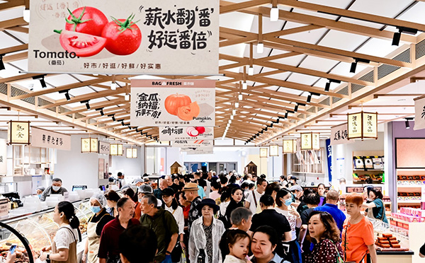 江岸天街開業(yè)現(xiàn)場(chǎng)。龍湖商業(yè)供圖