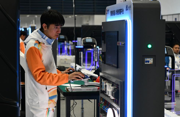 宗渝順備賽期間反復(fù)訓(xùn)練。重慶能源工業(yè)技師學(xué)院供圖