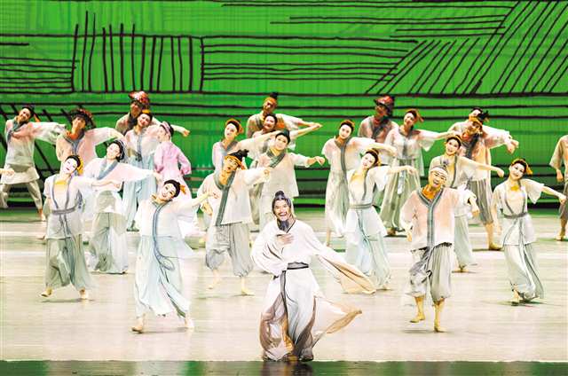 舞劇《杜甫》中的“春夜喜雨”舞段。（重慶歌舞團(tuán)供圖）