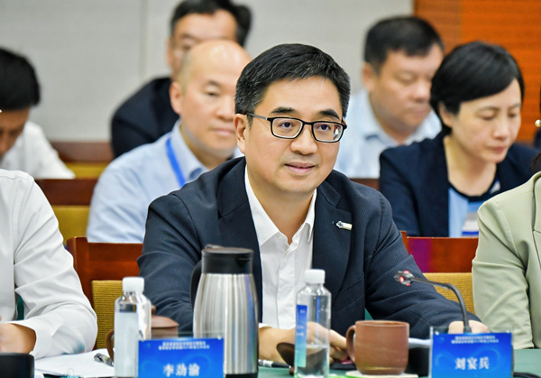 重慶市委教育工委書記、市教委主任劉宴兵講話。主辦方供圖