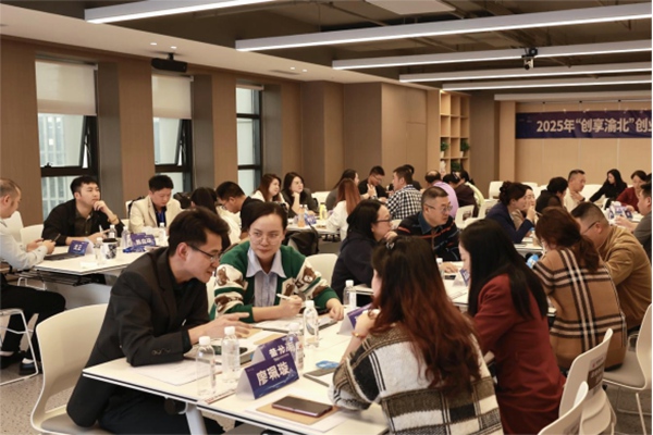 學(xué)員分組實(shí)訓(xùn)。渝北區(qū)人力社保局供圖