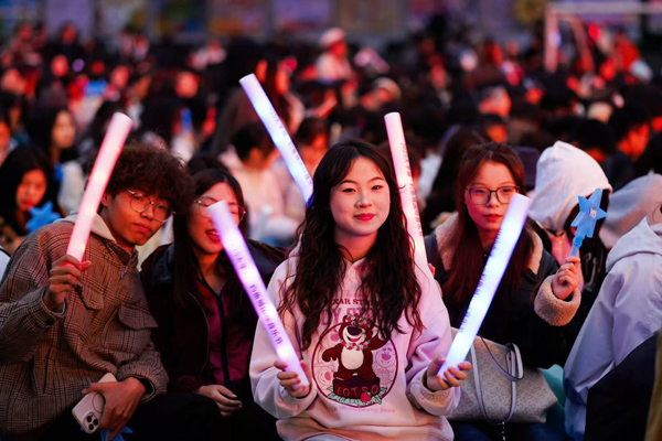 迎新晚會(huì)現(xiàn)場(chǎng)。學(xué)校供圖