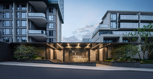 綠城春風(fēng)晴翠極萃項(xiàng)目大門實(shí)景圖。綠城供圖