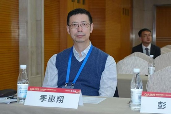 季惠翔擔(dān)任評(píng)審專家。重慶醫(yī)科大學(xué)附屬第三醫(yī)院（方大醫(yī)院）供圖