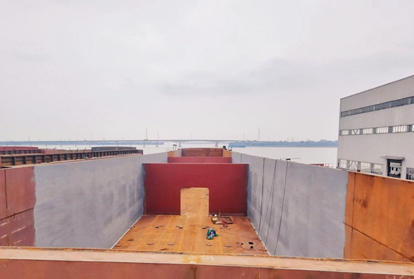 重慶中宏船務(wù)有限公司船舶修造現(xiàn)場(chǎng)。恒豐銀行重慶分行供圖 第1眼TV-華龍網(wǎng)發(fā)