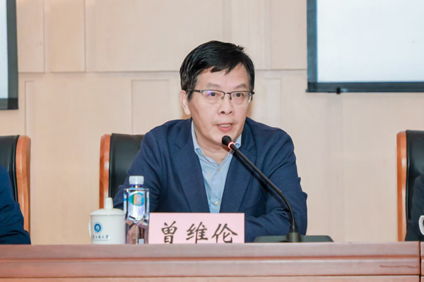 重慶工商大學(xué)黨委書(shū)記曾維倫致辭。重慶工商大學(xué)供圖