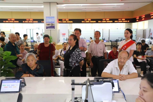 大足區(qū)政務(wù)服務(wù)中心。大足區(qū)委宣傳部供圖