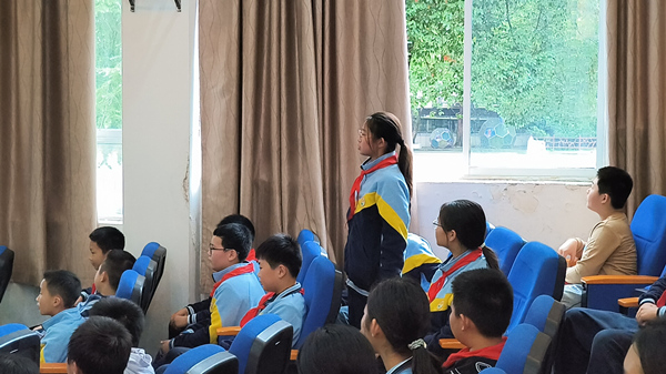 學(xué)生互動提問。北碚區(qū)華光小學(xué)供圖