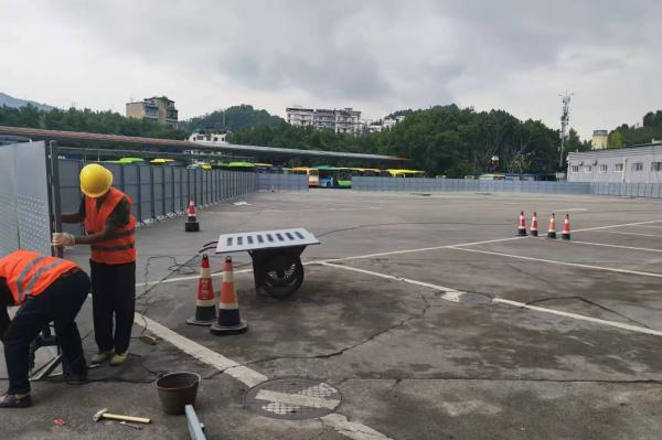 施工單位現(xiàn)場(chǎng)詳細(xì)勘查。渝運(yùn)集團(tuán)萬(wàn)盛分公司供圖