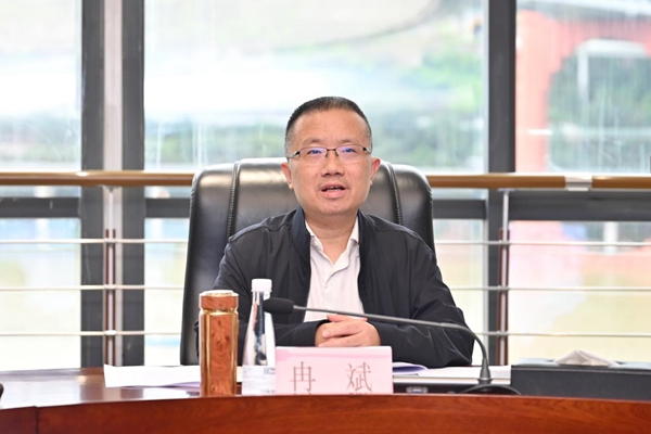 重慶文旅集團(tuán)黨委書(shū)記、董事長(zhǎng)冉斌推介發(fā)言。鄒樂(lè)攝