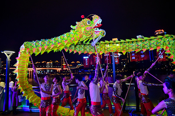 《非遺龍舞》。重慶銅梁龍足球俱樂部供圖