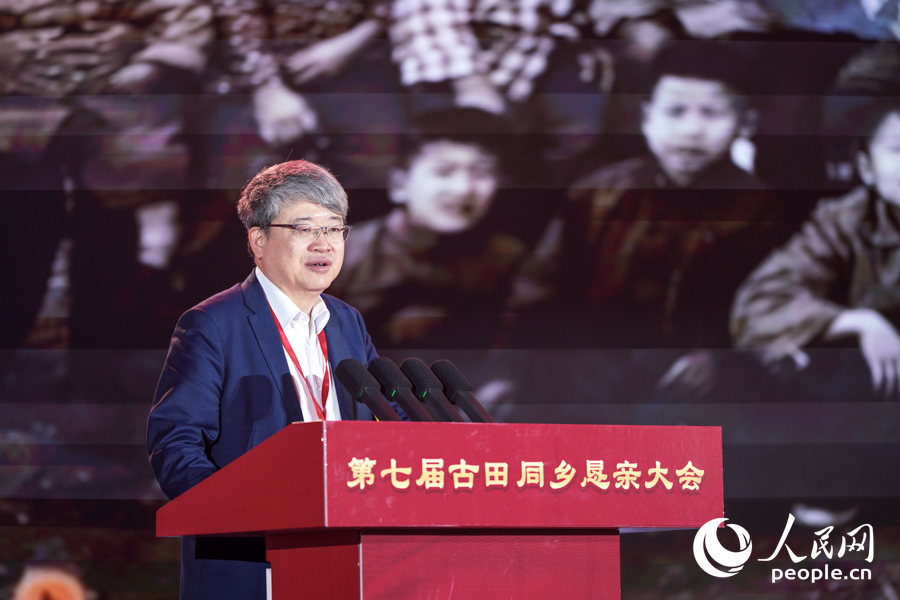 中國科學(xué)院院士、凝聚態(tài)物理學(xué)家丁洪。實習(xí)生 鄭舒塵攝