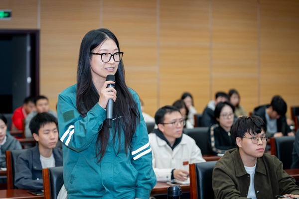 學(xué)員發(fā)表感受。國(guó)網(wǎng)重慶永川供電公司供圖