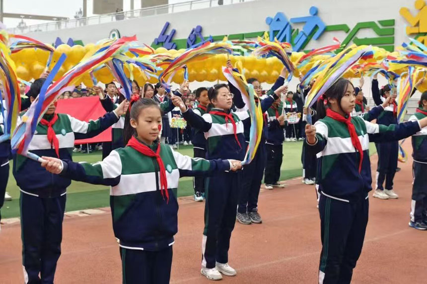 運(yùn)動(dòng)會(huì)開幕式。學(xué)校供圖